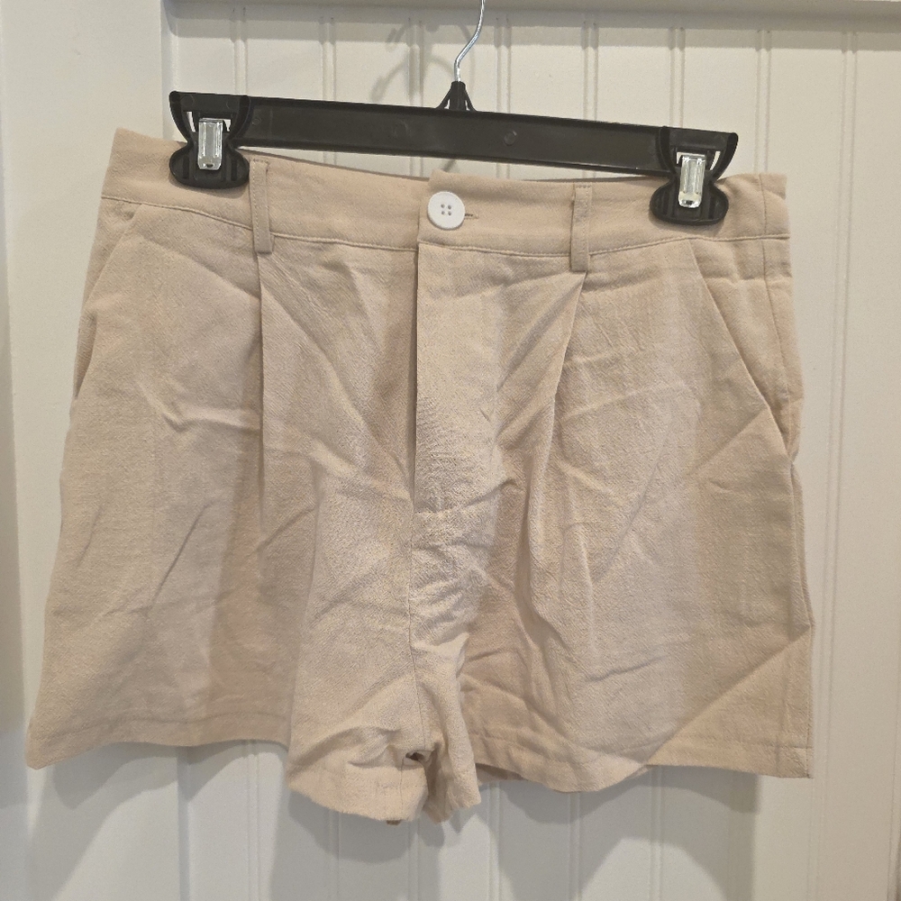 Elegant Cream Short Set - Picture 6 of 8